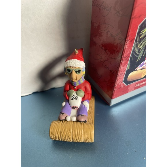 1-HALLMARK  98 CHRISTMAS ORNAMENT "MAXINE" TOBOGGAN SLEDDING W/DOG FLOYD M-2(75) - Picture 2 of 6
